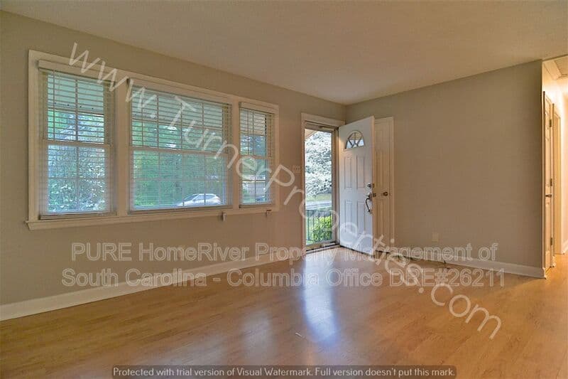 Hopkins House: 112 Harmon Hill Ct