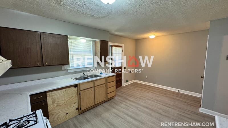 Memphis Condo: 3220 S Mendenhall Rd 1a