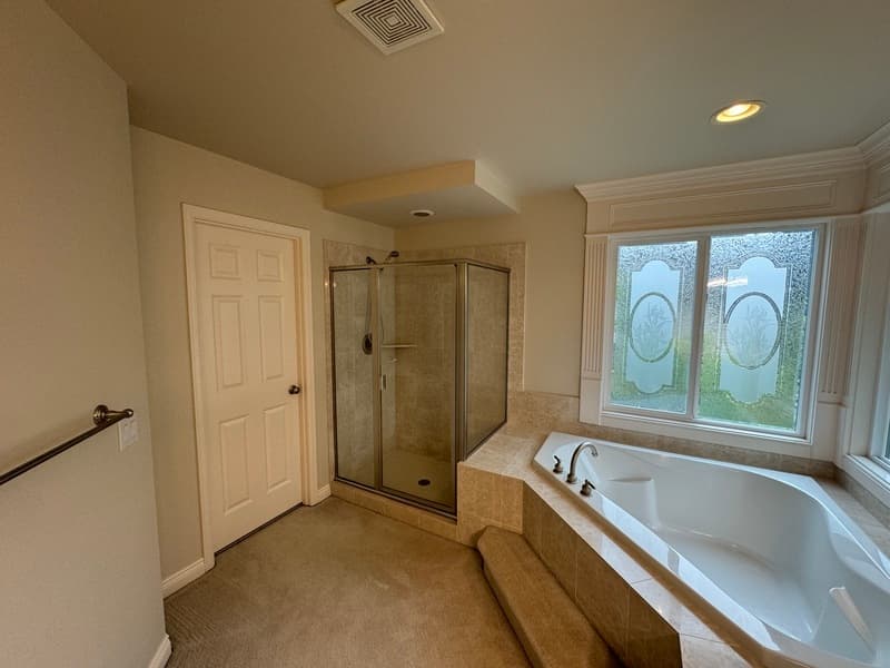 Sammamish House: 19416 NE 43rd Pl
