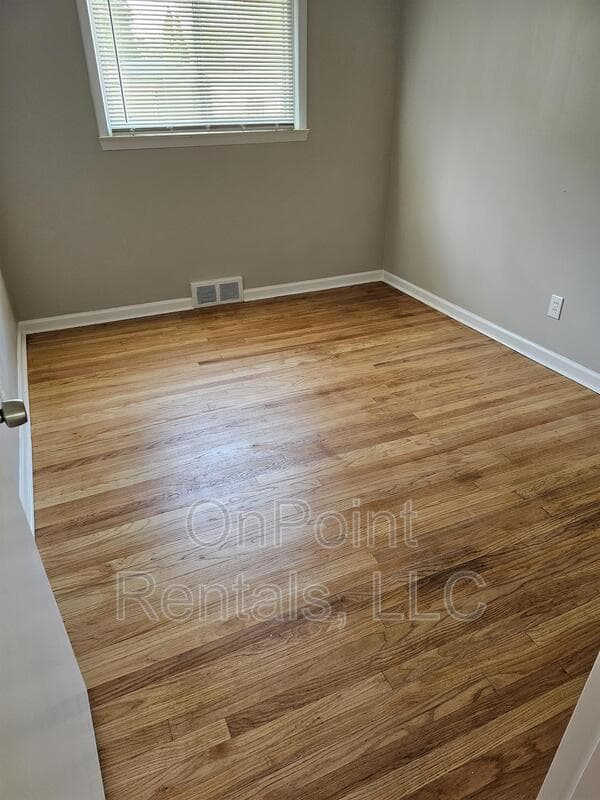 Redford Charter Township House: 26926 Dover