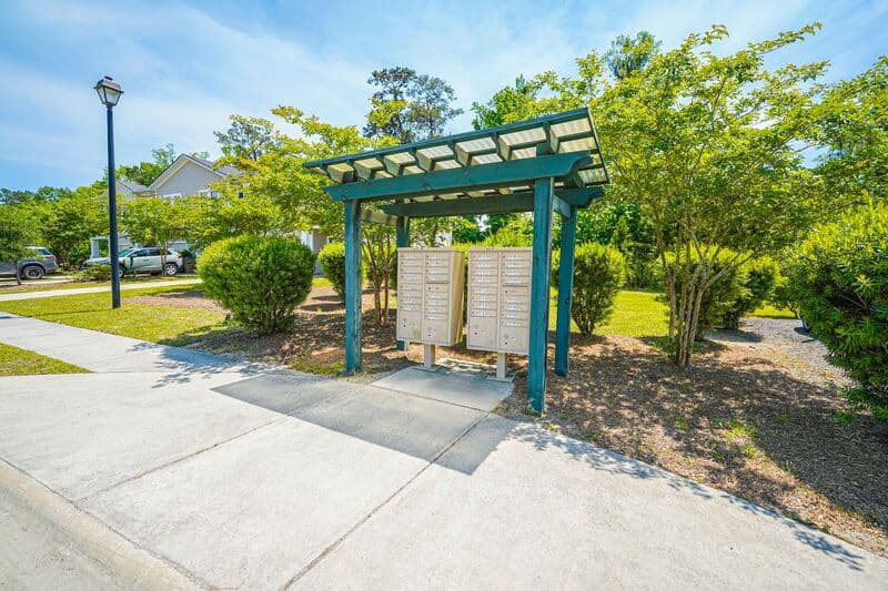 Richmond Hill House: 160 Lake Lily Drive