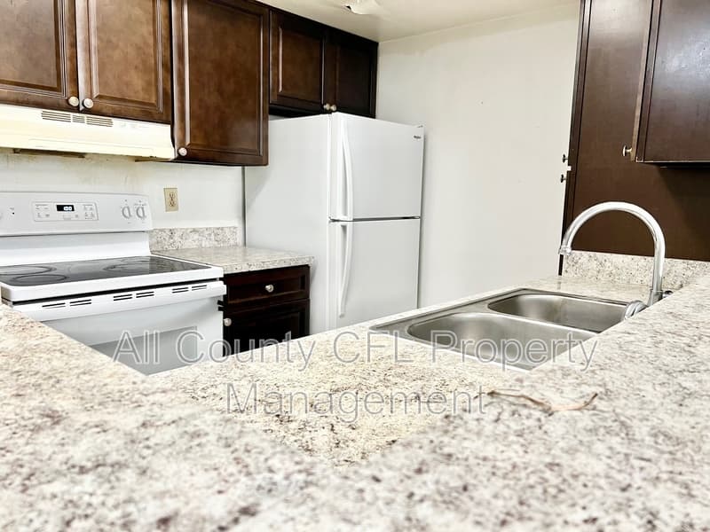 Kissimmee Condo: 401 Fountainhead Circle