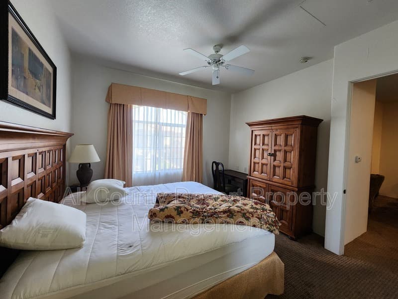La Quinta Condo: 50650 Santa Rosa Plaza