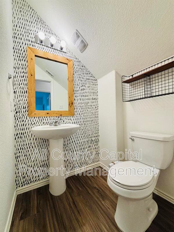 Pflugerville House: 21300 Bird Wing Dr