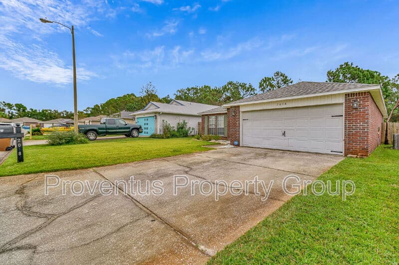 Navarre House: 2058 Catline Circle