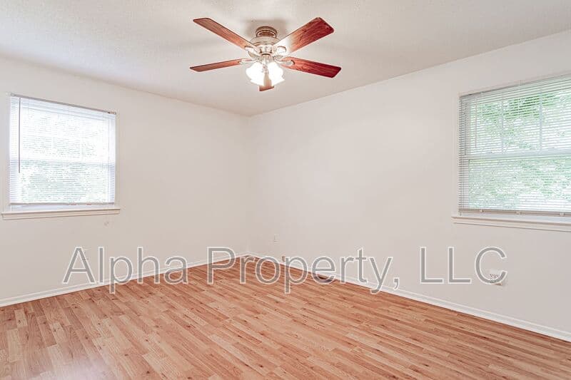 Greer House: 134 Saturn Lane