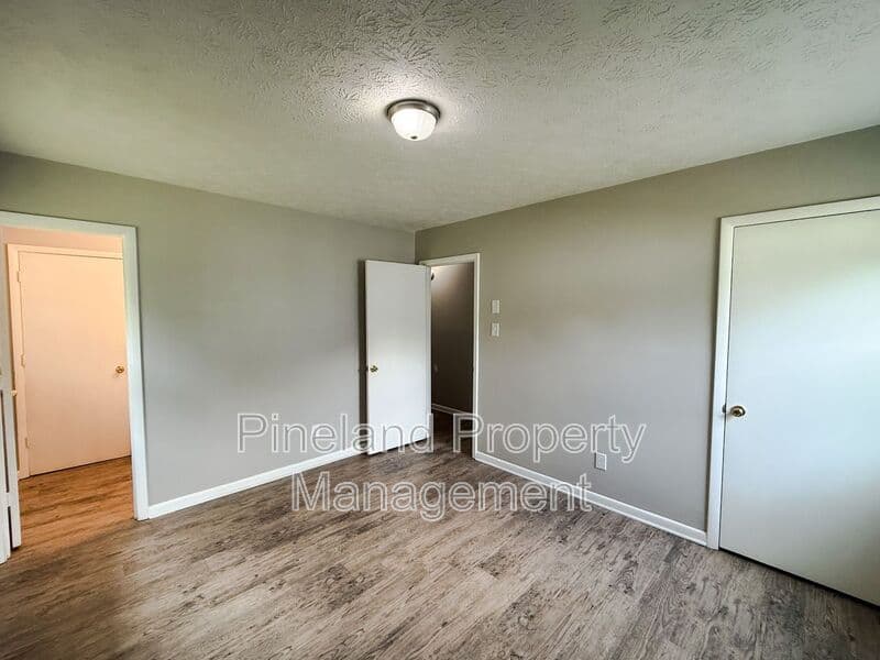 Fayetteville House: 2233 Delta Dr