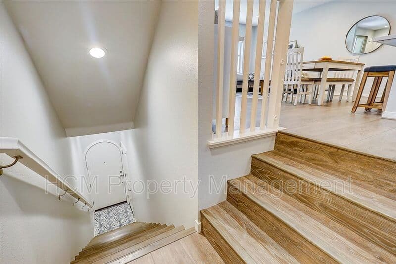 Lake Forest House: 303 Limestone