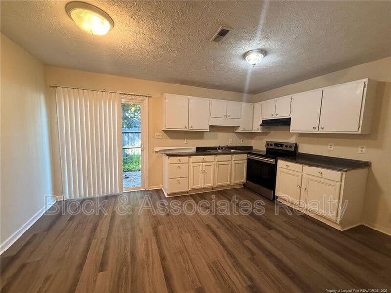 Fayetteville House: 5835 Aftonshire Drive