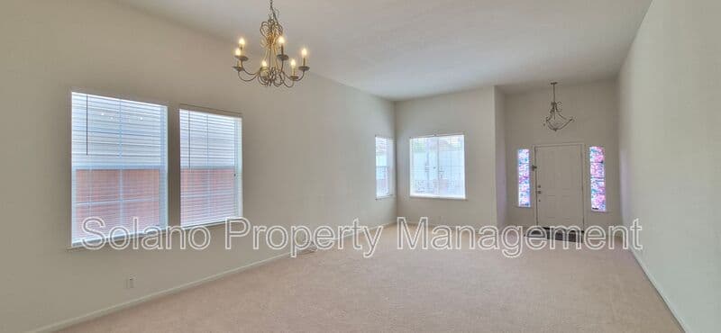 Dixon House: 2080 Mariposa Drive