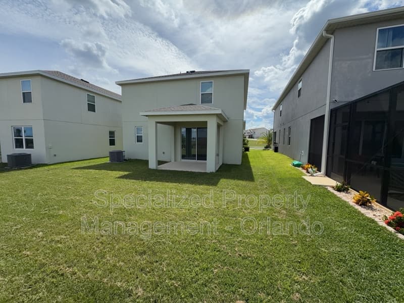 Clermont House: 7914 Syracuse Dr