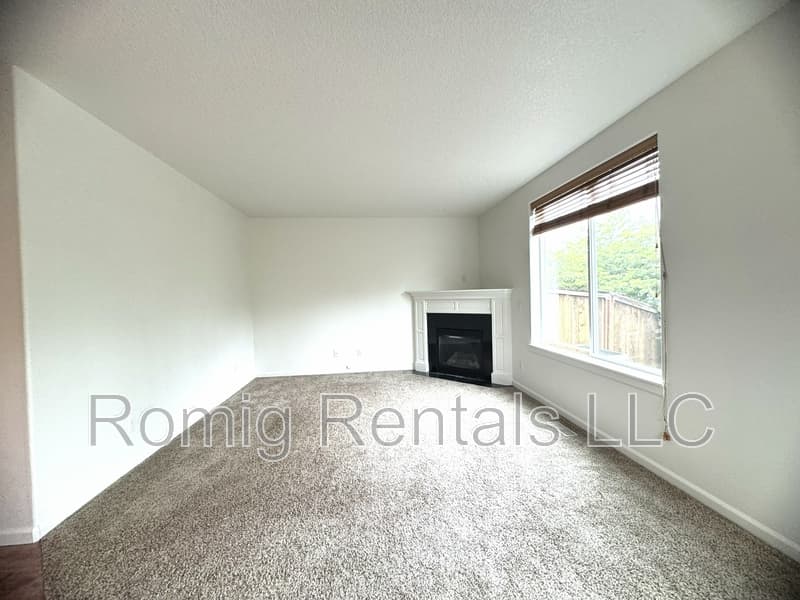 Vancouver House: 5822 Northeast 59th Circle