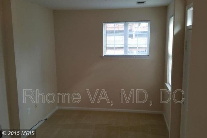 Ashburn Townhome: 21792 Dragon's Green Square