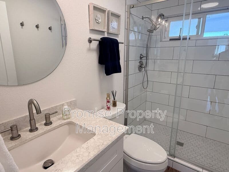 Oceanside Condo: 910 N Pacific Street
