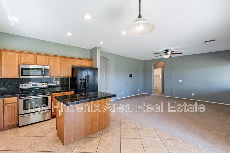 Chandler House: 6953 S Topaz Pl