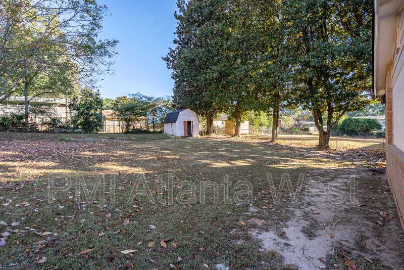 College Park House: 2135 Knighton Drive