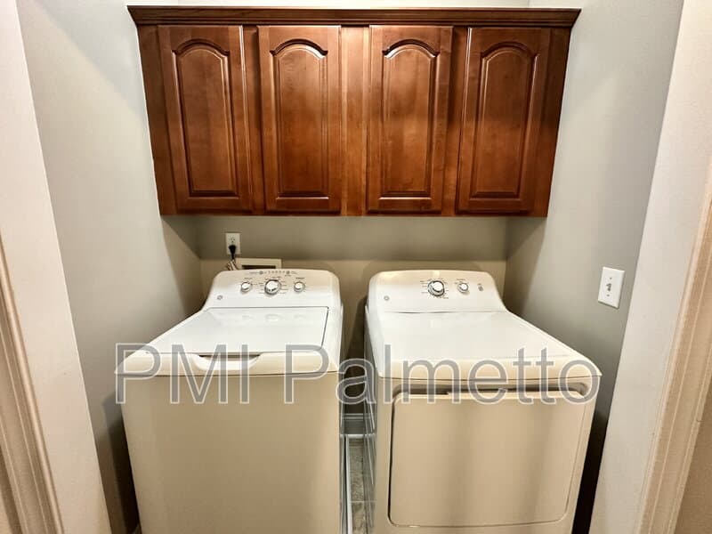 Lexington Townhome: 117 Park Ridge Way
