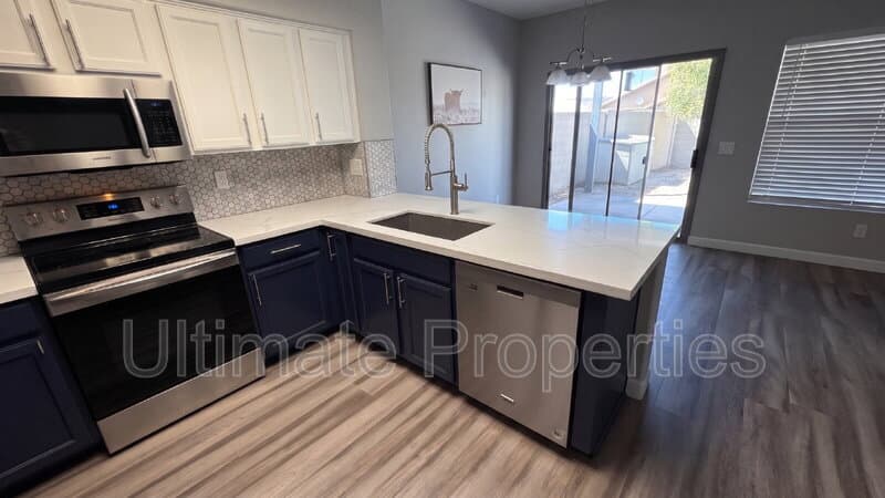 Glendale House: 3550 W Chama Rd