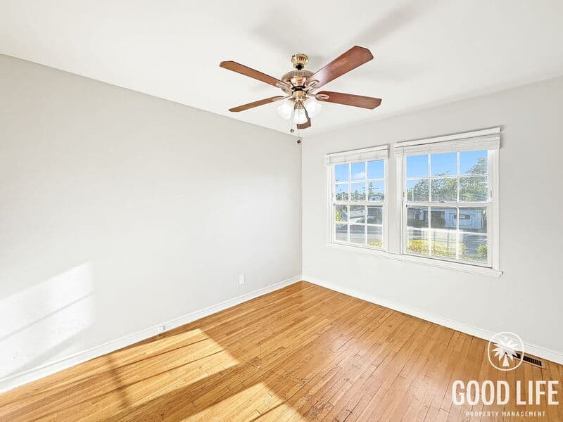 San Diego House: 4911 College Ave