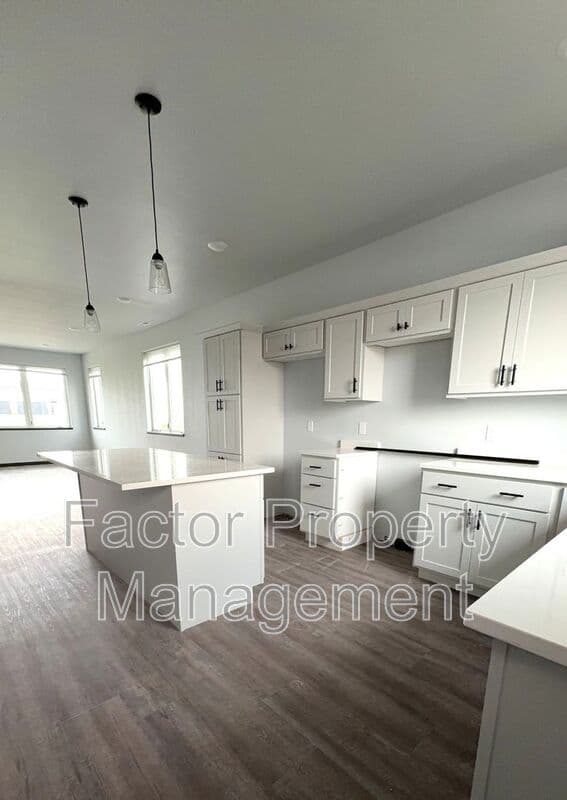 Mankato House: 3108 Noble Drive