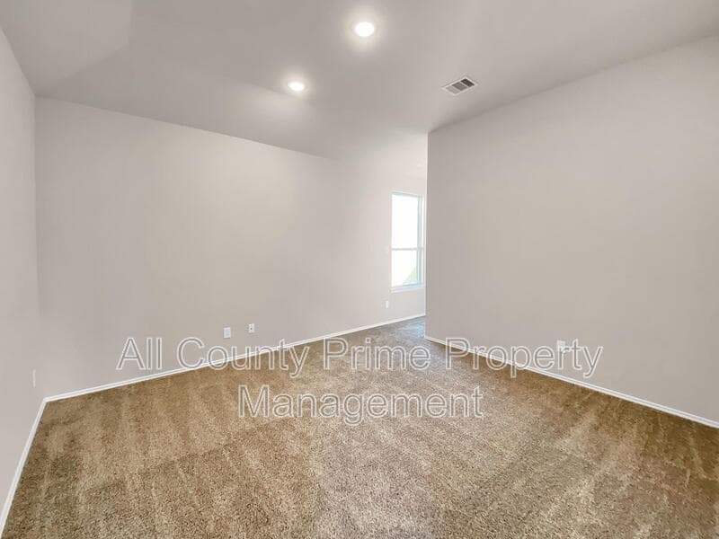 Willis House: 13067 Clearview Drive