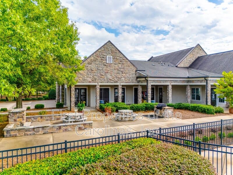 Charlotte Townhome: 9736 Springholm Drive