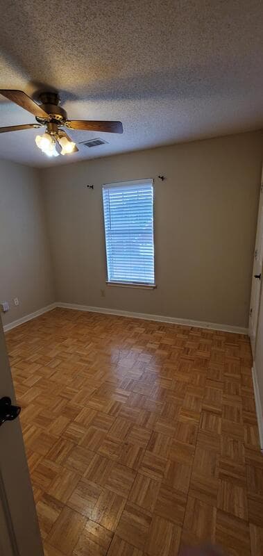 Memphis House: 8403 Creek Front Drive