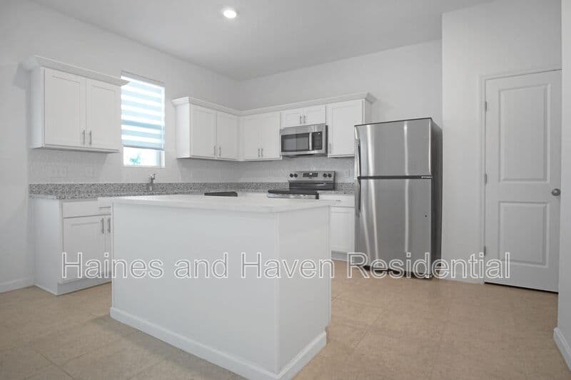 Lake Hamilton House: 2504 Peony Pl
