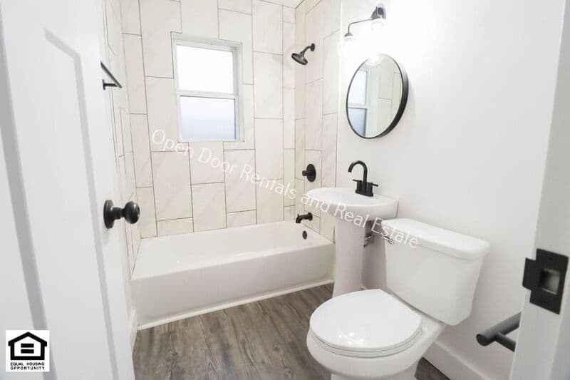 Fort Wayne House: 1823 Griswold Drive R23