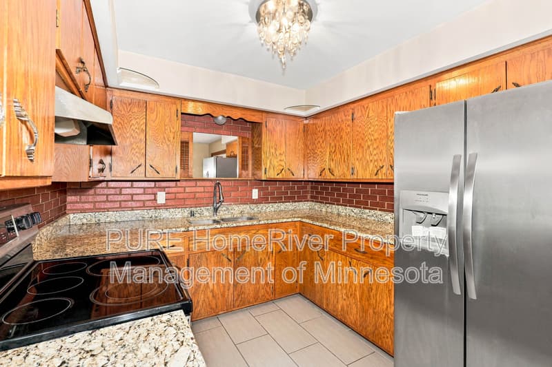 Fridley House: 580 Fairmont St NE