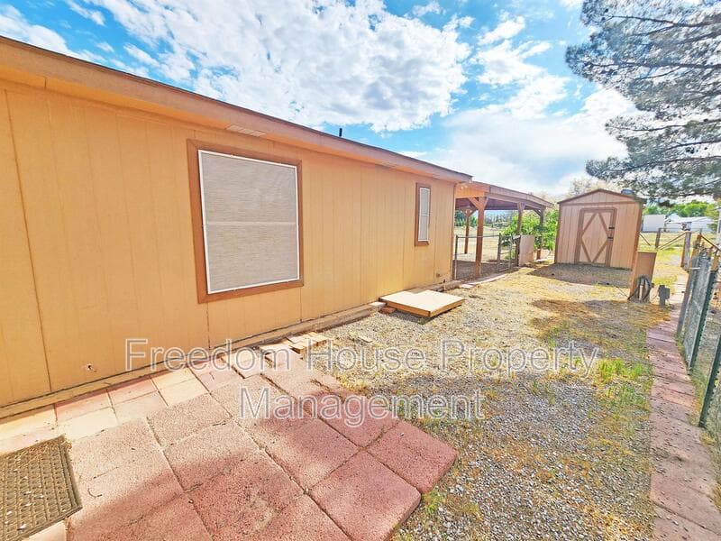 Pahrump House: 1441 West Betty Avenue