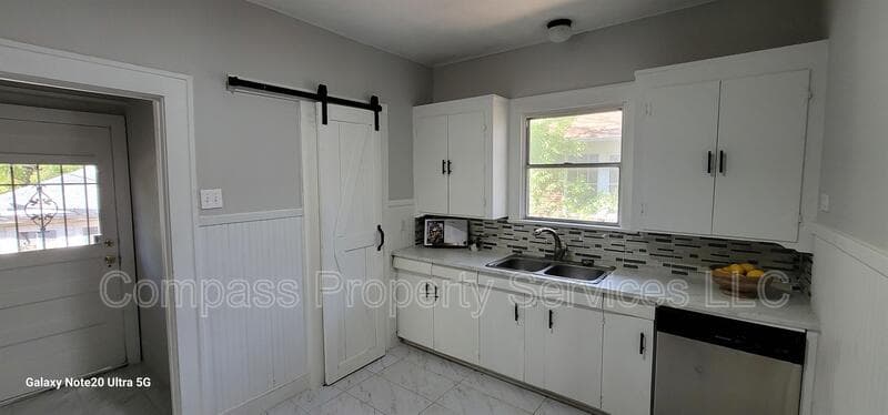 Waco House: 2511 Parrott Ave