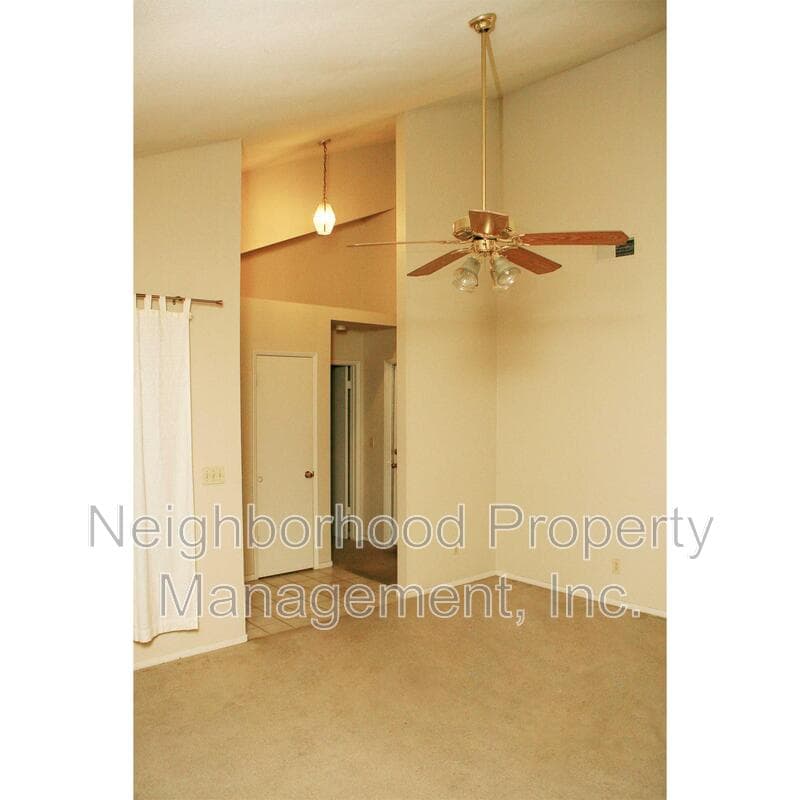 Fresno House: 3464 W. Robinwood Ln.