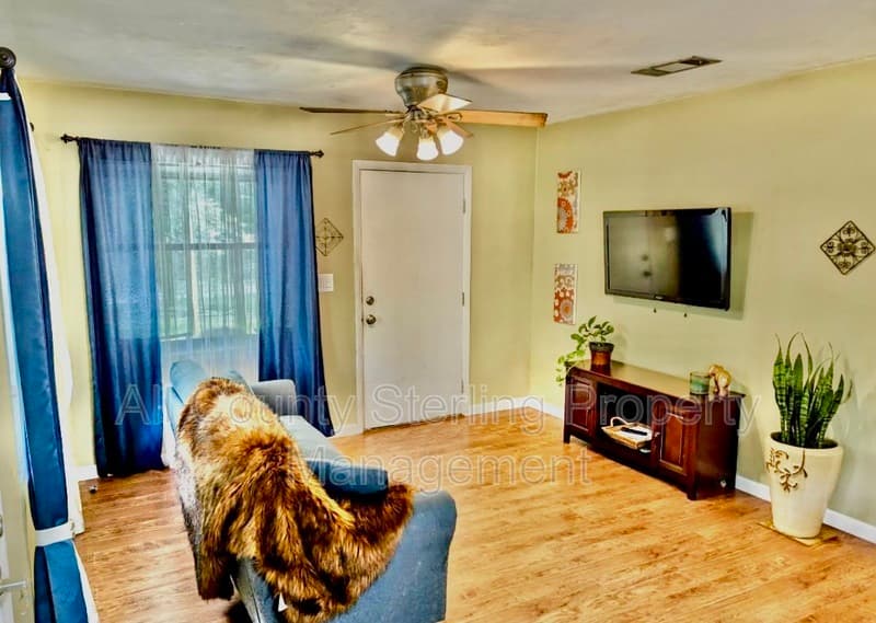 Archer House: 14556 SW State Road 45