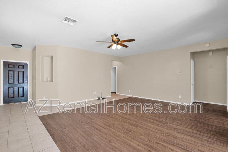Laveen House: 6308 South 69th Glen