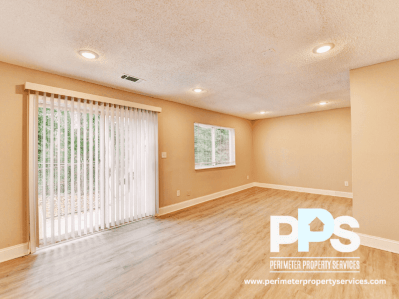 Atlanta House: 390 West Lake Avenue