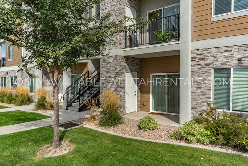 Spanish Fork Condo: 891 S 2300 E 3