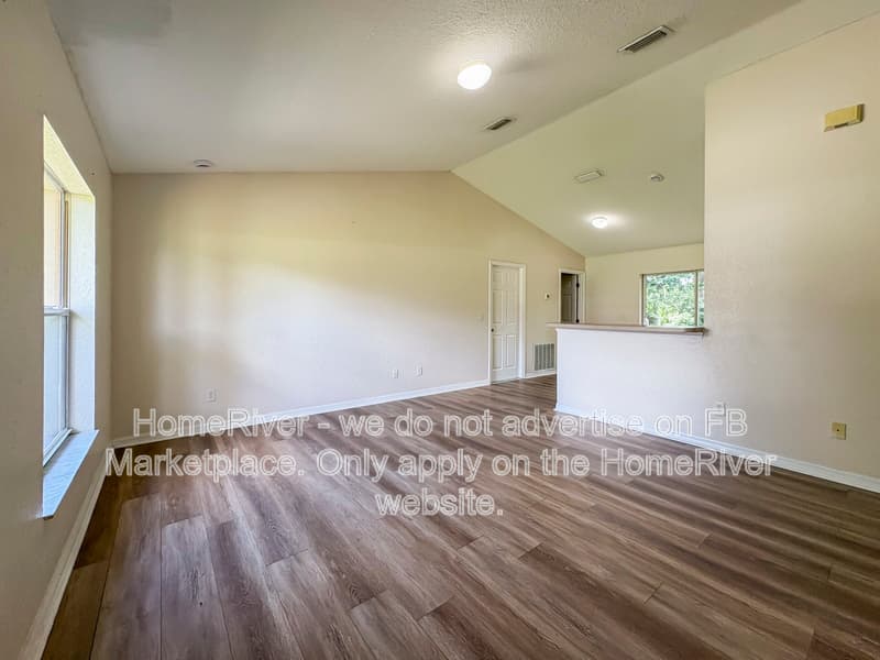 Summerfield House: 4898 SE 137th Pl