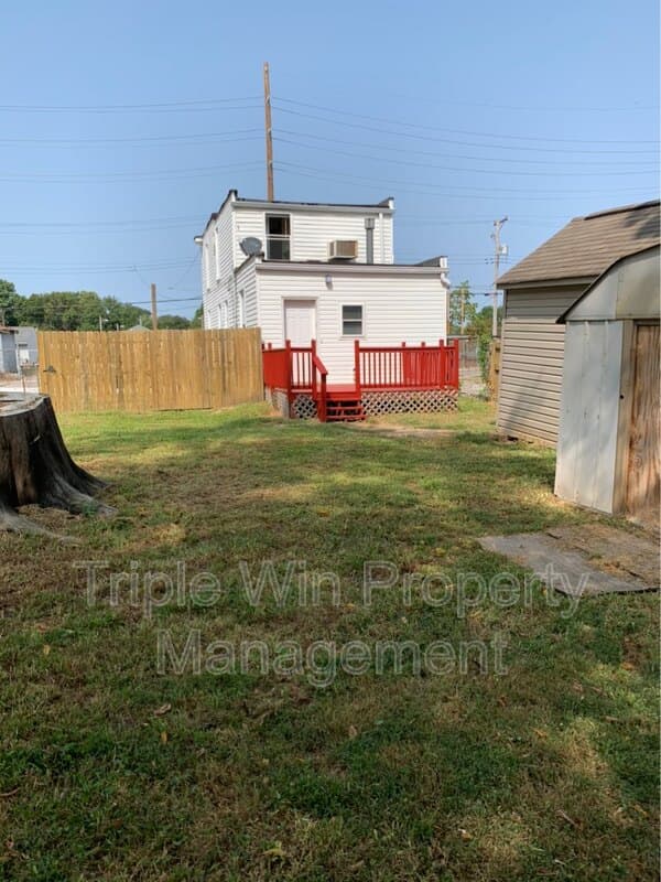 St. Louis House: 236 Wachtel Ave