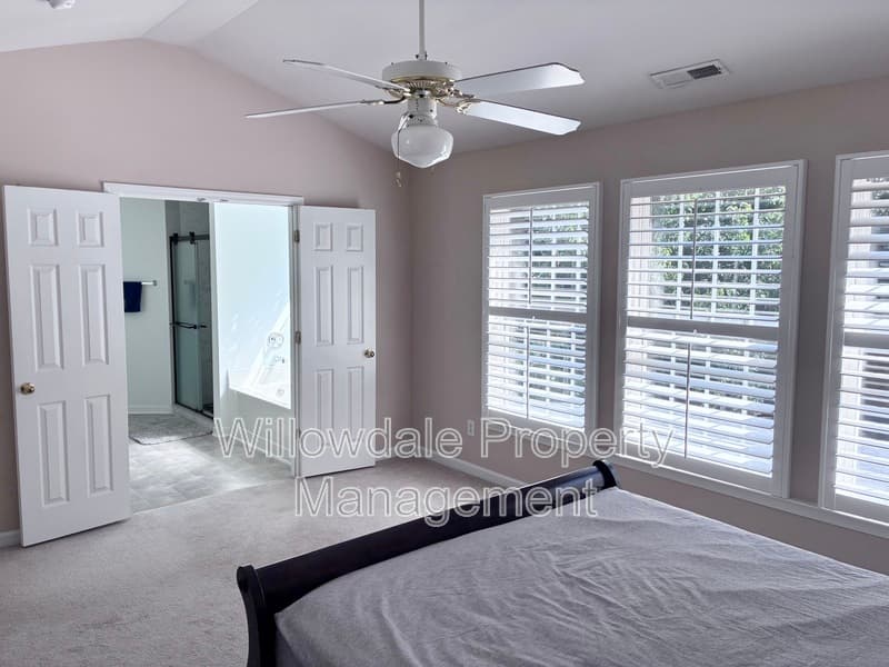 Cary House: 103 Sherwood Forest Place