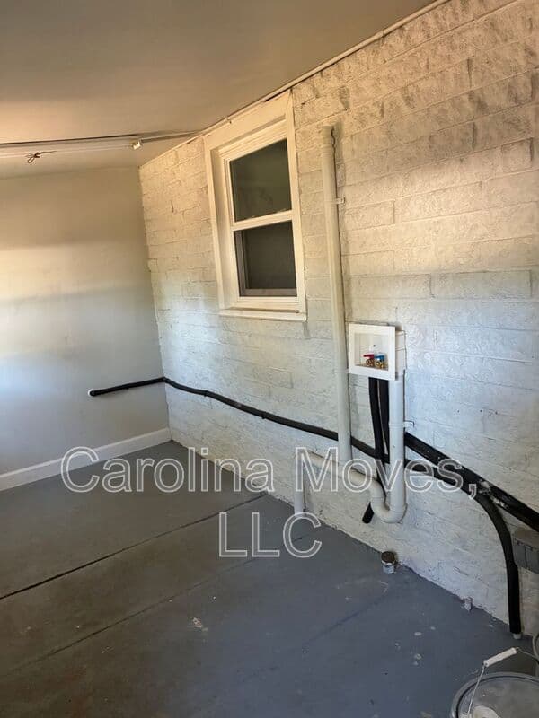 Taylors House: 205 Brushy Creek Road