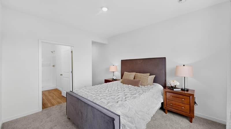 Pine Island House: 1804 Dale Place SE