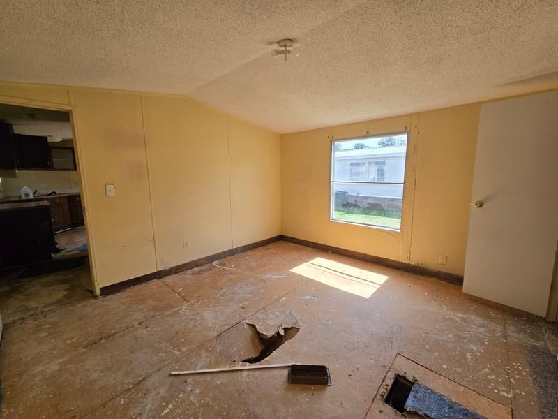 Fayetteville House: 2115 Cattail Cir