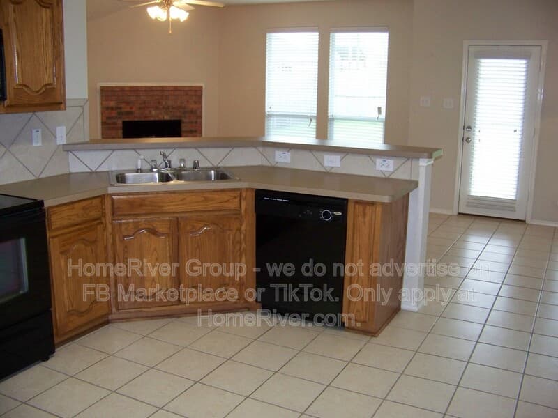 Forney House: 2215 Overton Dr