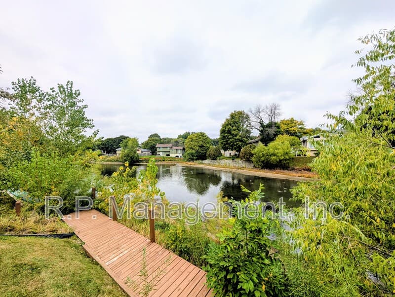 Brooklyn Park House: 7216 79th Ave N