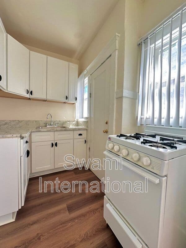 Long Beach Condo: 530 Chestnut Avenue