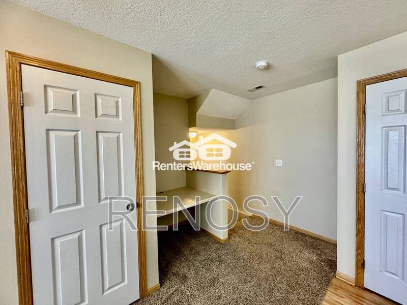 Ankeny House: 1228 SE Village View Lane