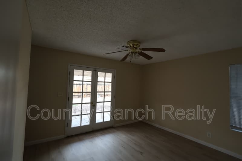 Fort Mohave House: 4274 El Toro Drive