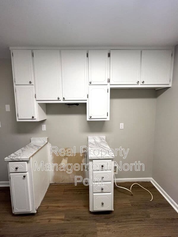College Park Condo: 5843 Summerglen Ln