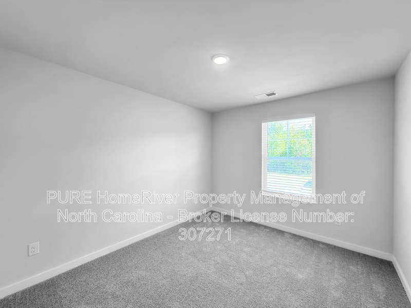 Hickory House: 2953 31st St Ln NE